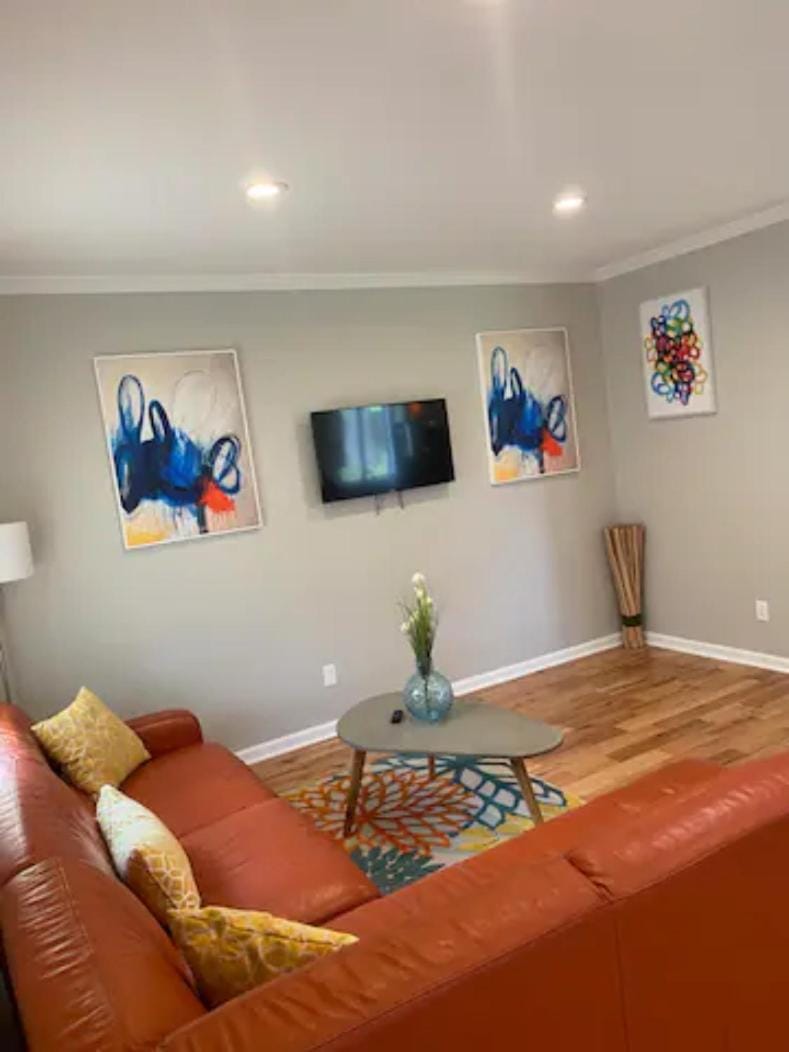 Atlanta Unit 1 Room 3 - Cheerful Private Bedroom & Bathroom Bed and Breakfast in Atlanta