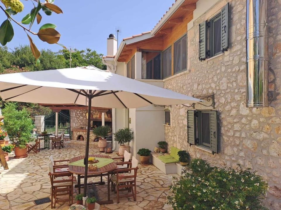 La casa di Bella a tradional stone house with barbecue House in Lefkada, Lefkada Municipality, Greece
