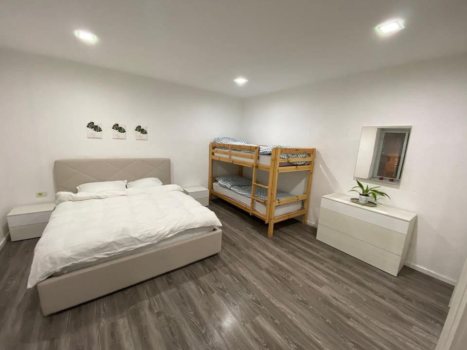 Bed, Bedroom, bunk bed