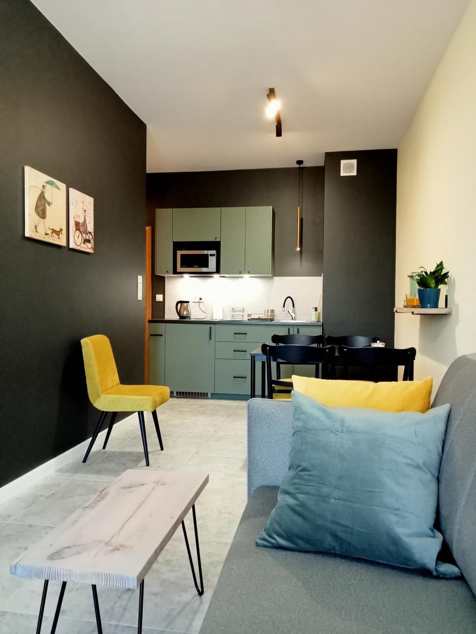 Kitchen or kitchenette, Living room, Seating area, Dining area