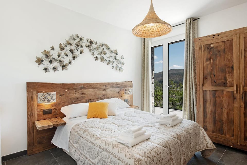 Property building, Living room, Bedroom