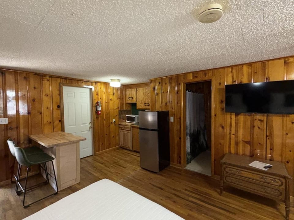 Bellamy's Ski Haus Chalet in Red River