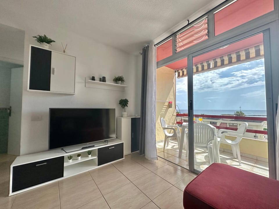 TV and multimedia, Balcony/Terrace, Living room, City view, Sea view