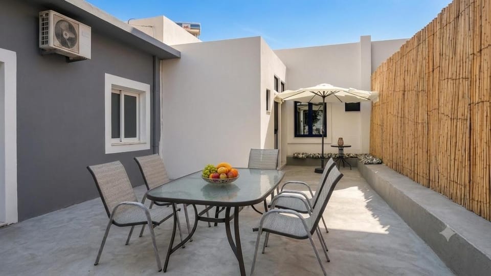 Antonias Apartments & Antonios Garden Apartment in Decentralized Administration of the Aegean