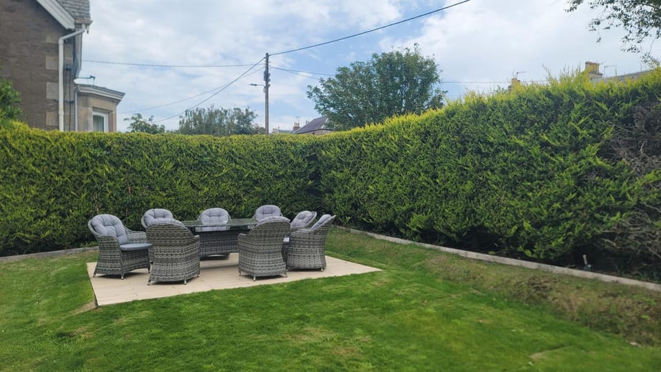 4 Private bedroom house with 3 parking spaces free Apartment in Perth