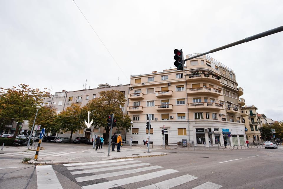 Property building, Neighbourhood, City view