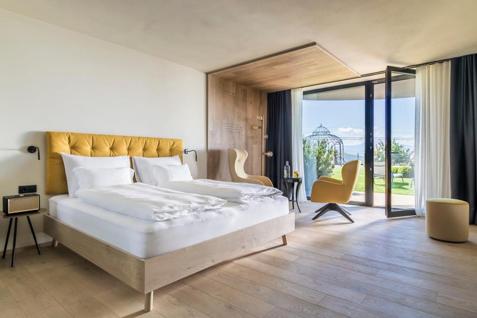 Bedroom, Garden view