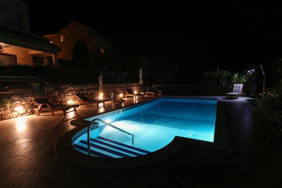 Pool view, Swimming pool