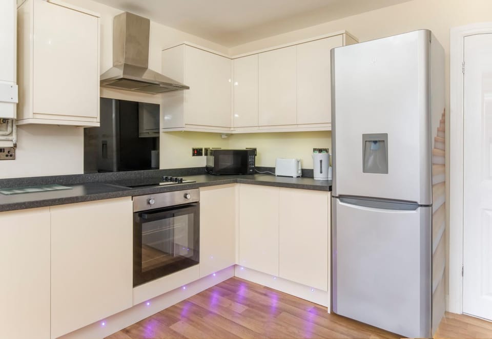 Kitchen or kitchenette, dishwasher, minibar, pet friendly, stove, toaster