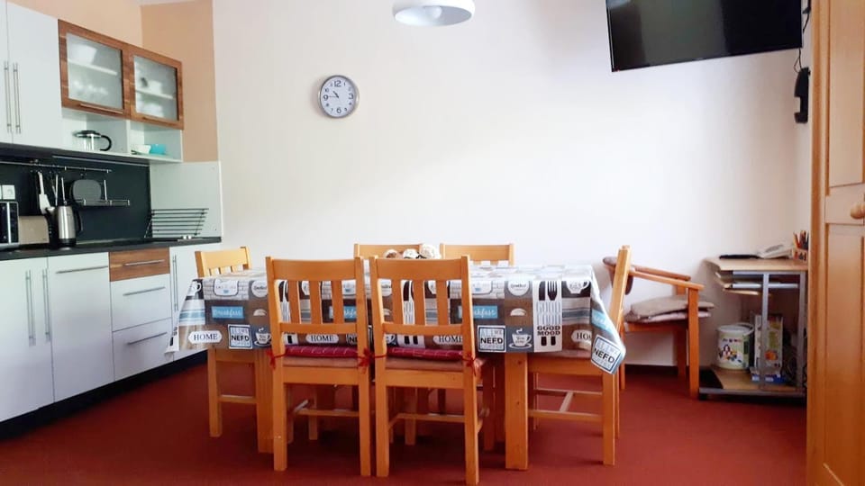 TV and multimedia, Coffee/tea facilities, Kitchen or kitchenette