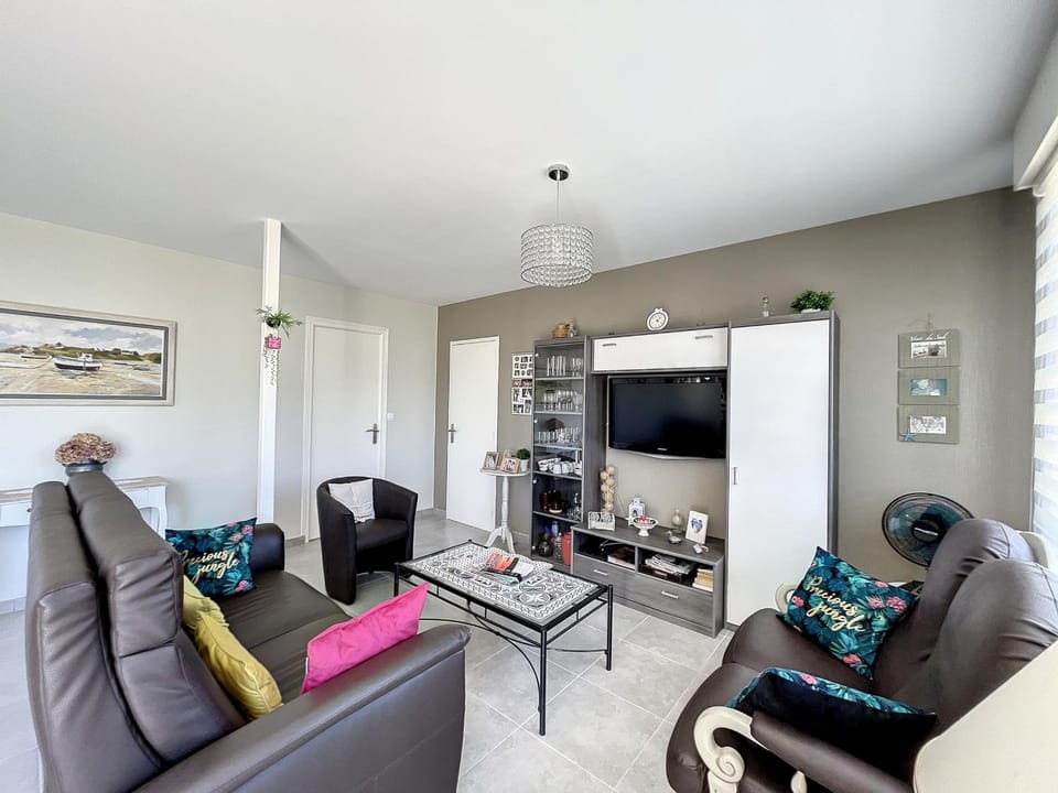 Maison 3 chambres à 100m de la plage avec grande terrasse, jardin clos et parking - Jullouville - FR-1-361-429 House in Jullouville