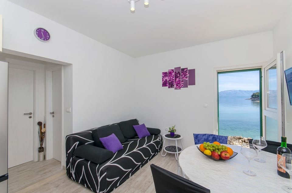 View (from property/room), Living room, Dining area