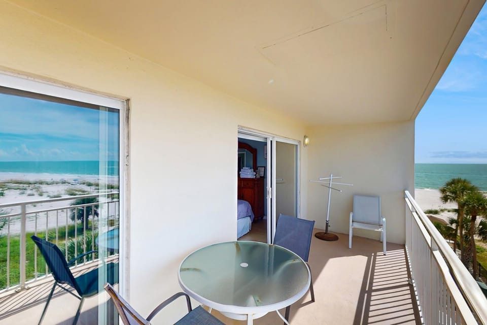 Madeira Norte House in Madeira Beach