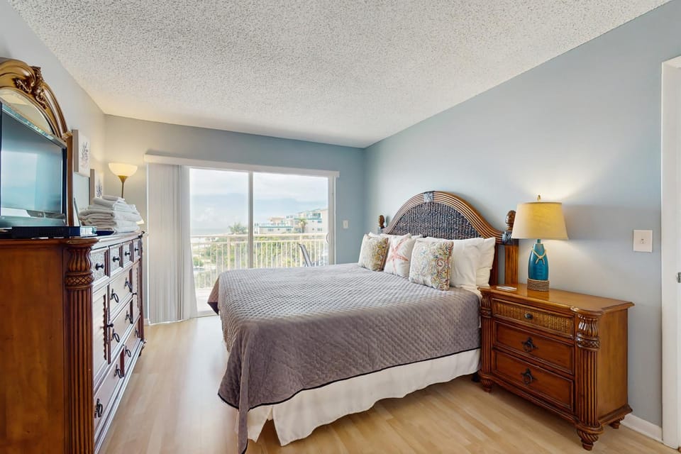 Madeira Norte House in Madeira Beach