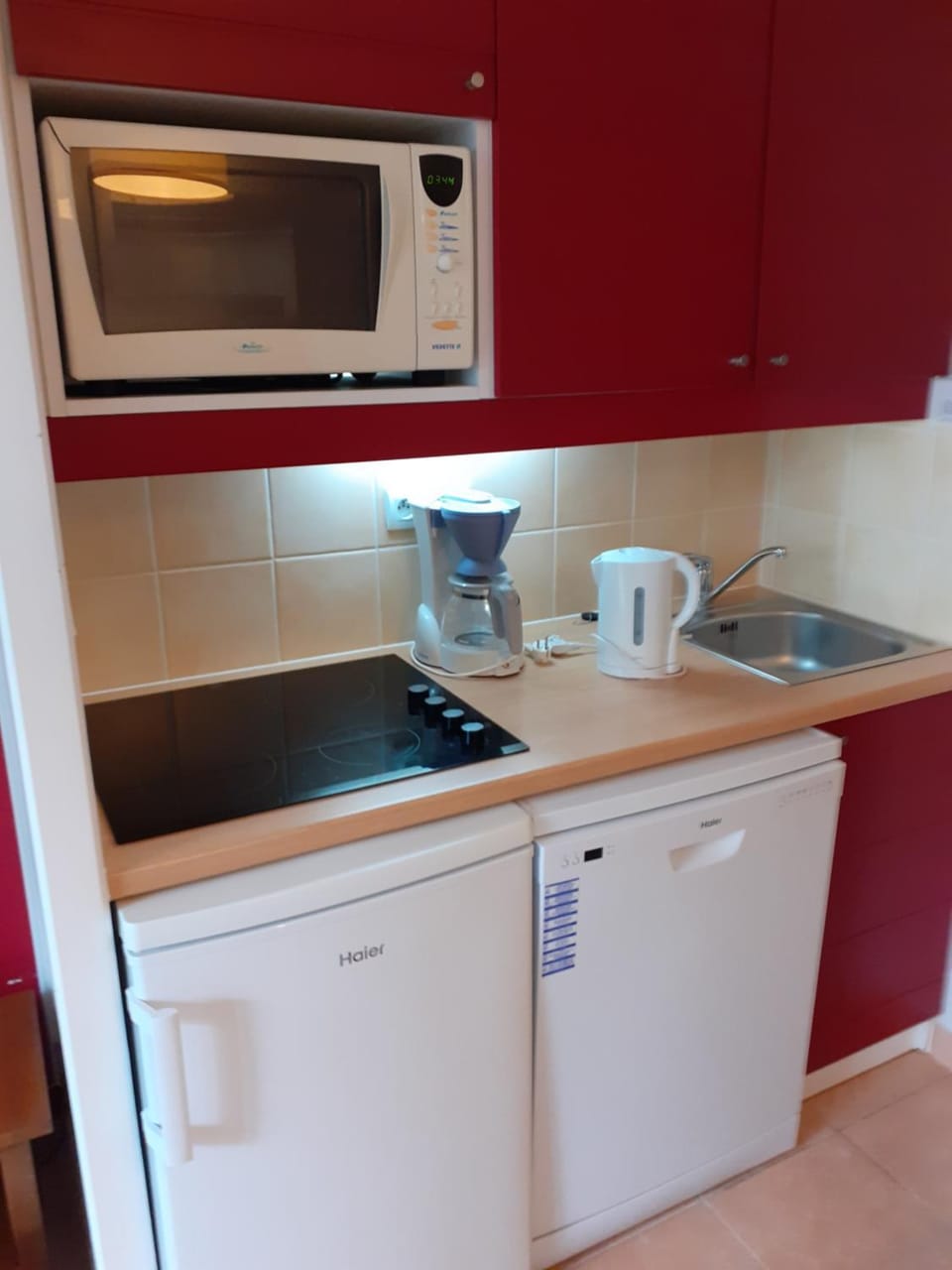 Kitchen or kitchenette
