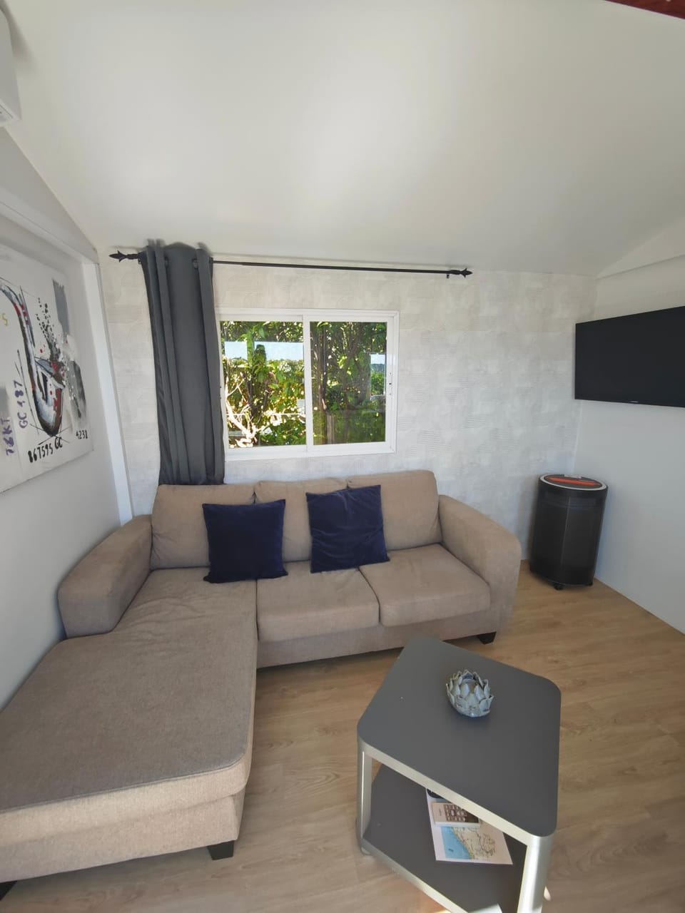 Casa Azul-Tiny house with fantastic view, big outdoor space and pool House in Faro District