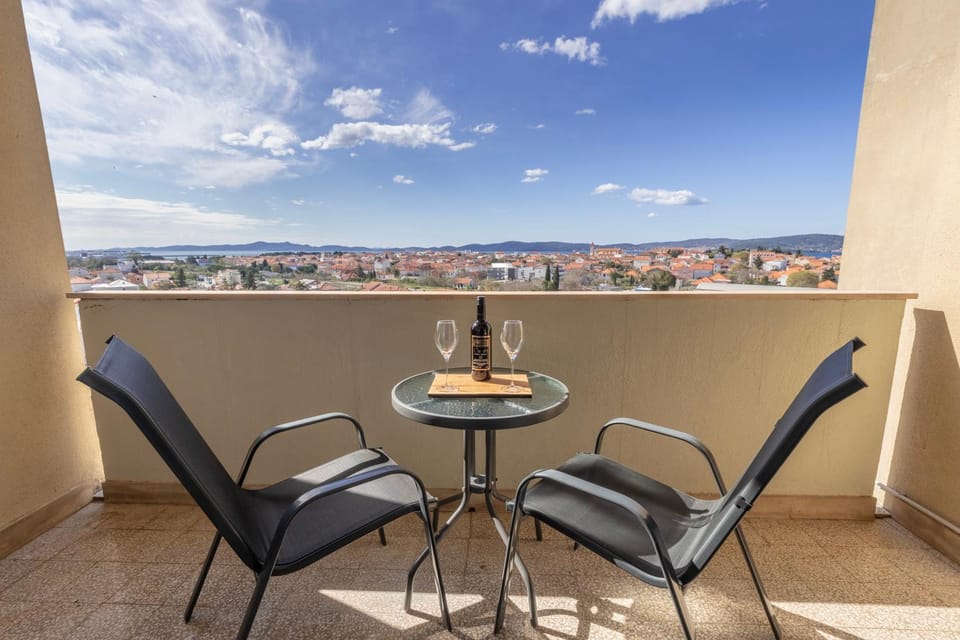 Balcony/Terrace, City view