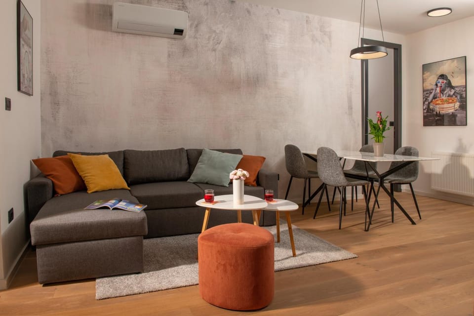 Living room, Seating area, Dining area, air conditioner