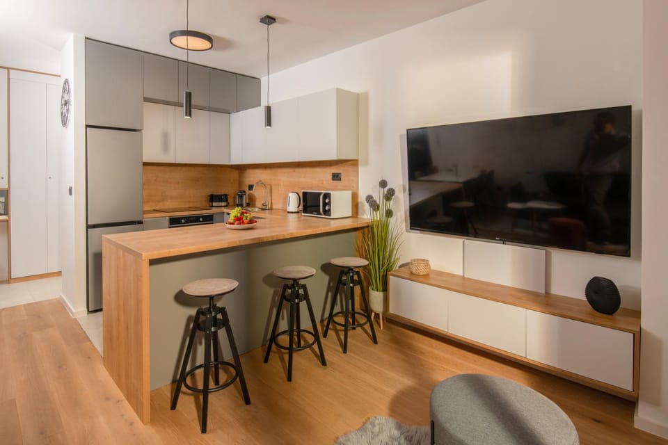 TV and multimedia, Kitchen or kitchenette, Dining area