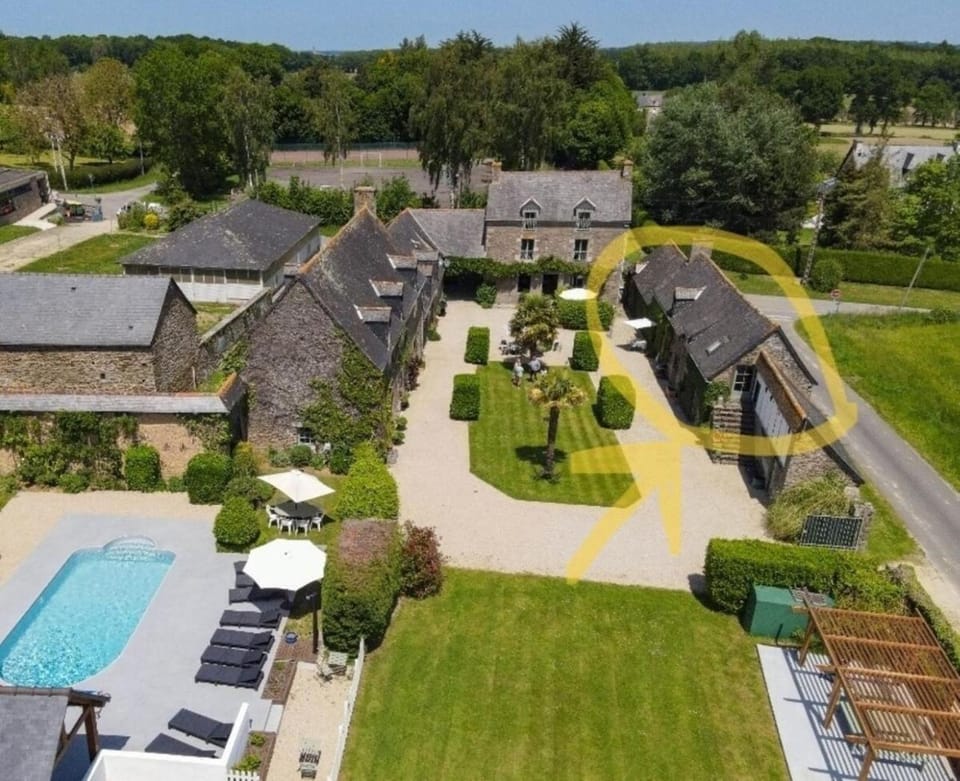 Le Pigeonnier, the farmhouse in the grounds House in Brittany