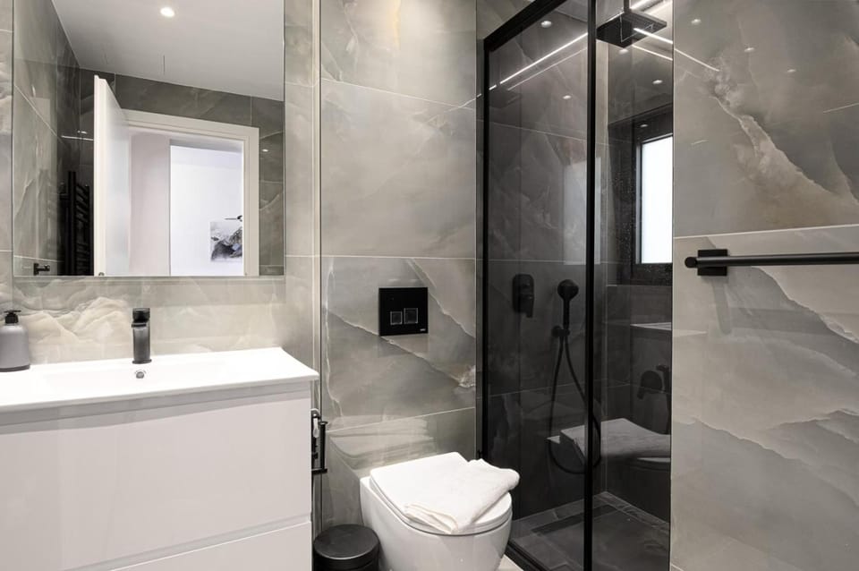 Shower, Toilet, Bathroom