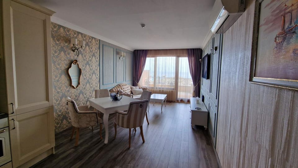 Living room, Seating area, Dining area