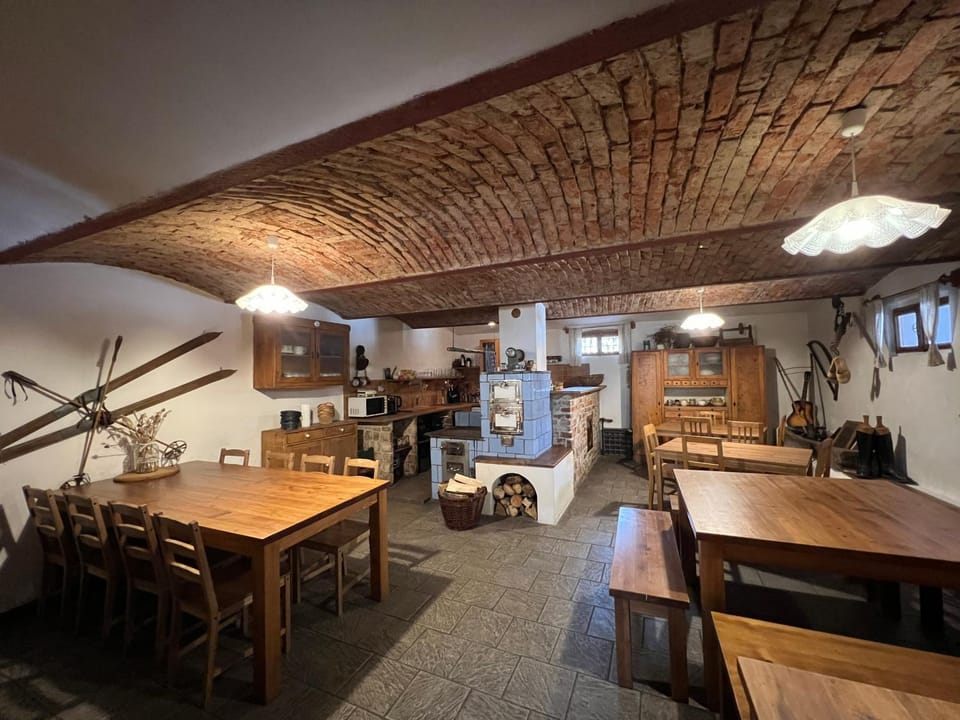 Communal lounge/ TV room, Dining area, Communal kitchen