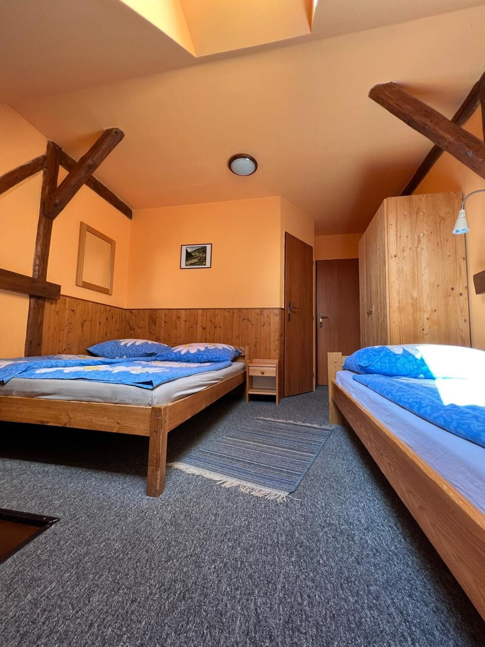 Bed, Photo of the whole room