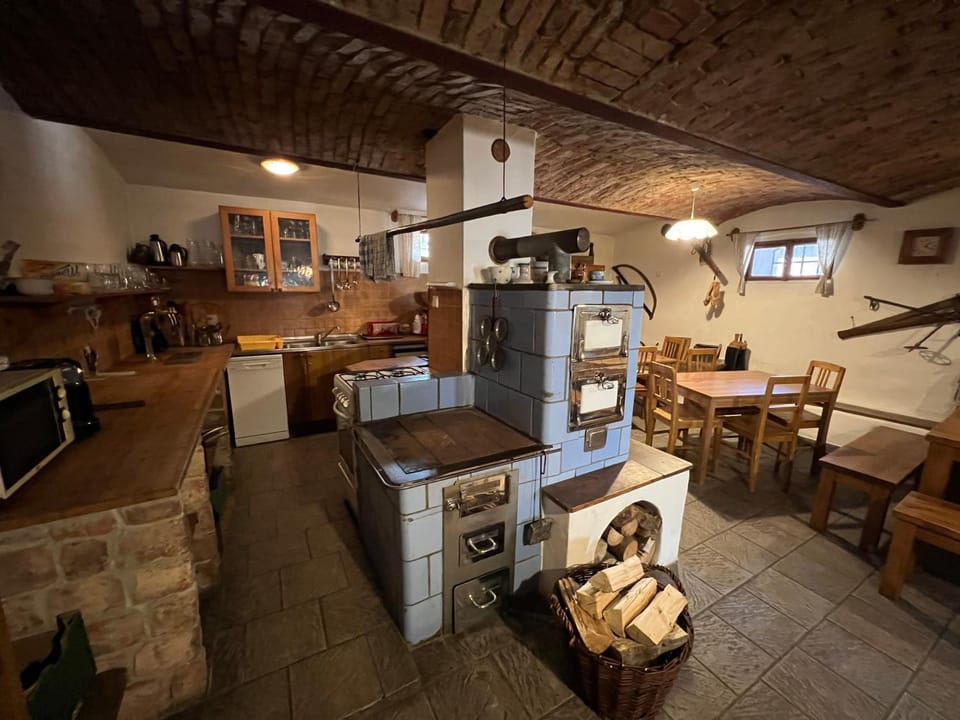 Communal lounge/ TV room, Communal kitchen, kitchen