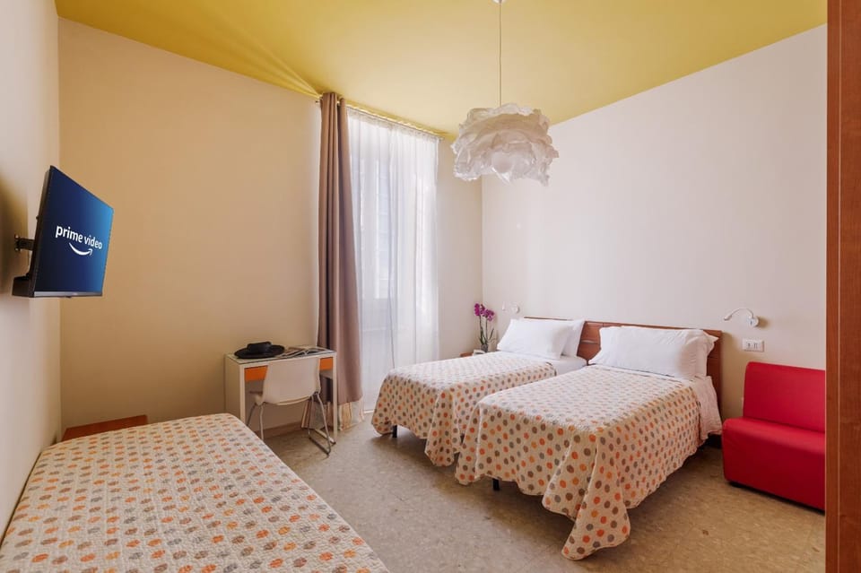 Bed, TV and multimedia, Photo of the whole room, Bedroom, locker, wardrobe, air conditioner