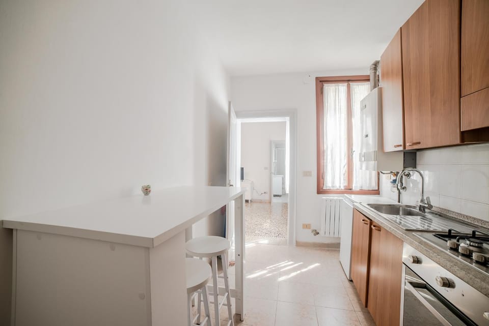 Gondola, San Giacomo Apartment in Venice
