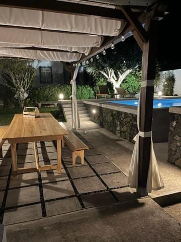 Casa Às Seis House in Azores District