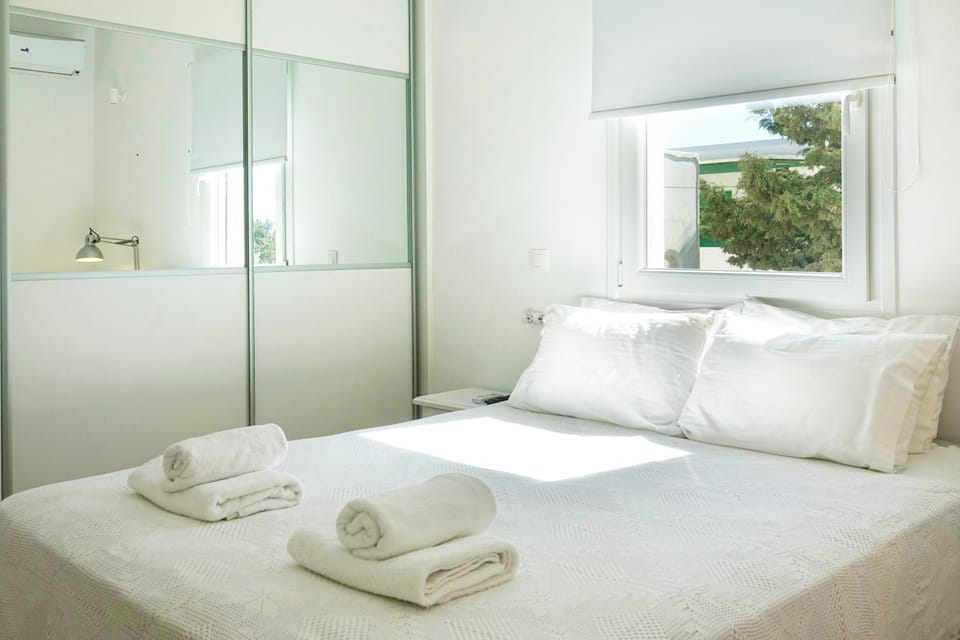 Bed, Photo of the whole room, Bedroom, towels, wardrobe