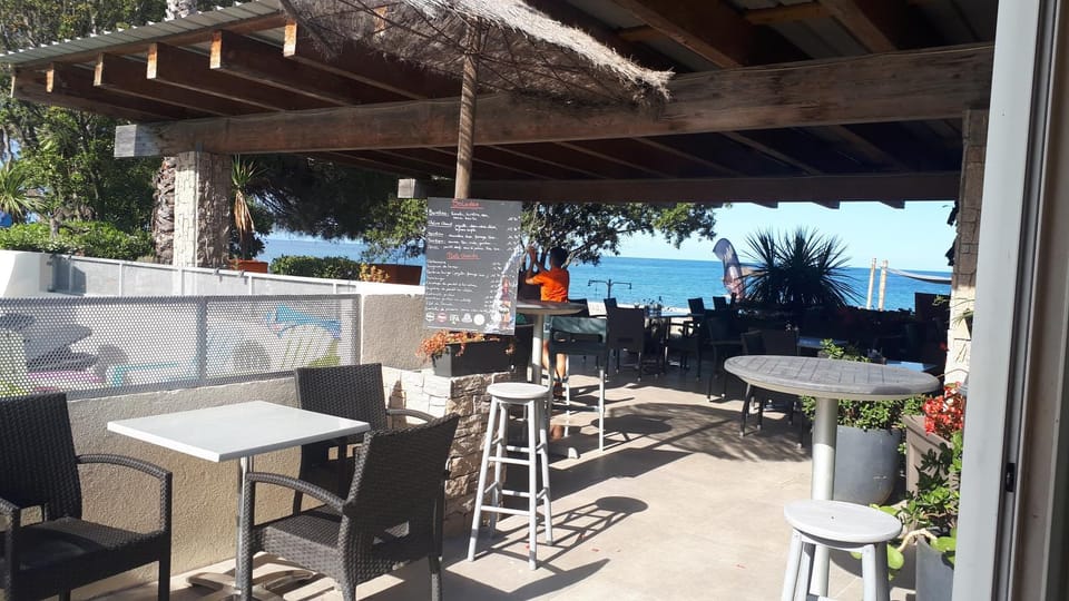Restaurant/places to eat, Restaurant/places to eat