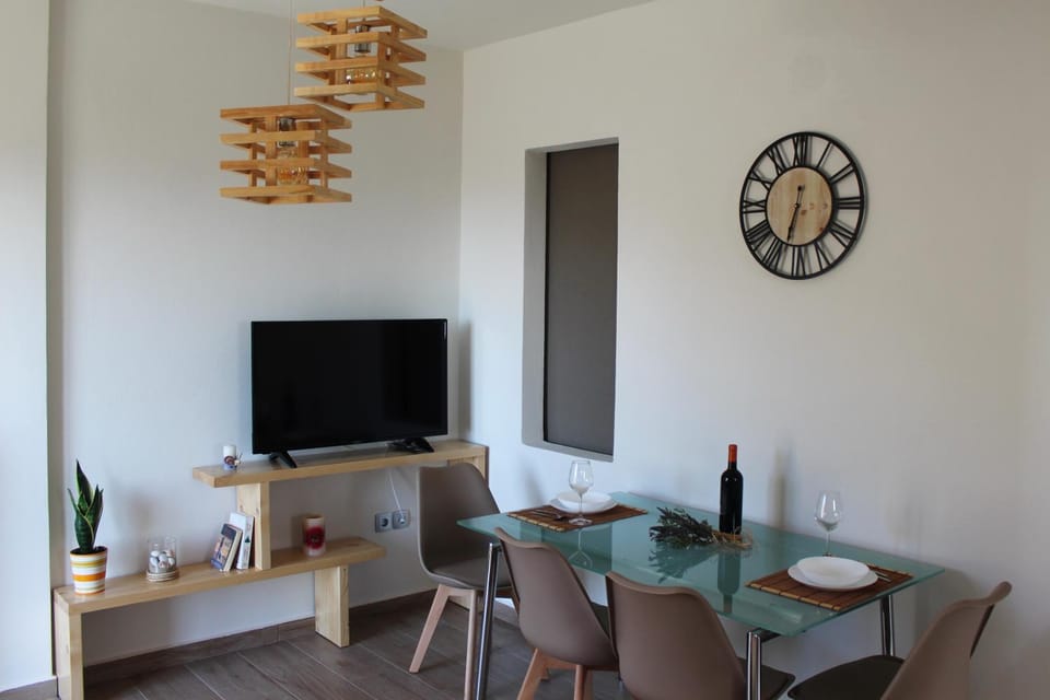 TV and multimedia, Dining area