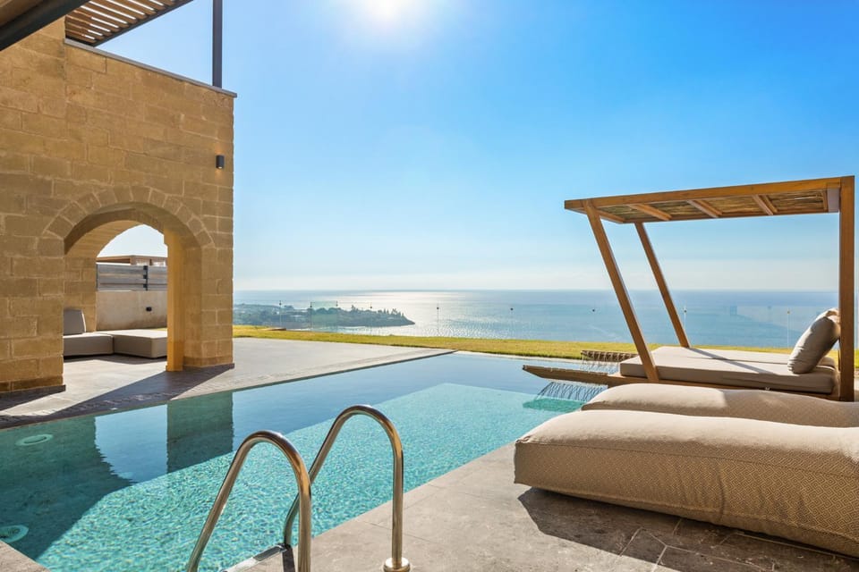 Sea view, Swimming pool, sunbed