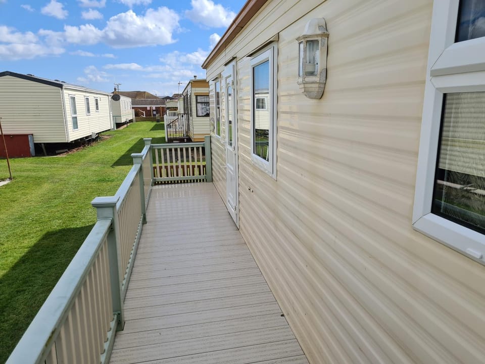 Property building, Balcony/Terrace