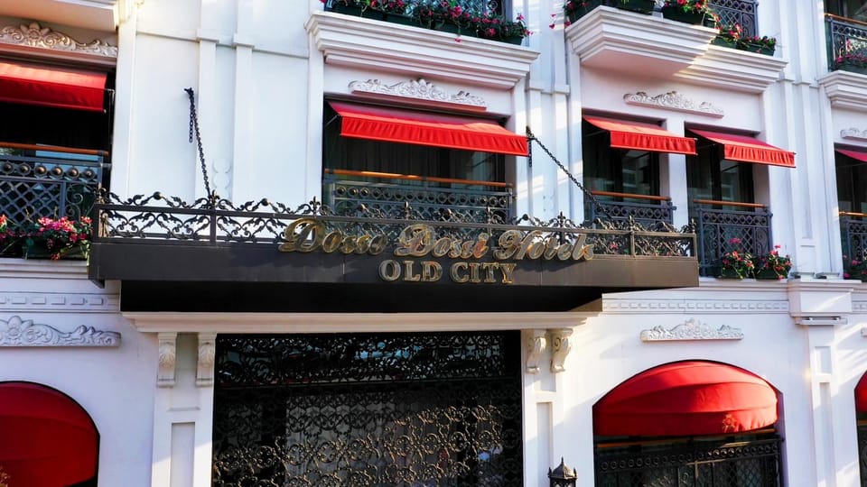 Facade/entrance
