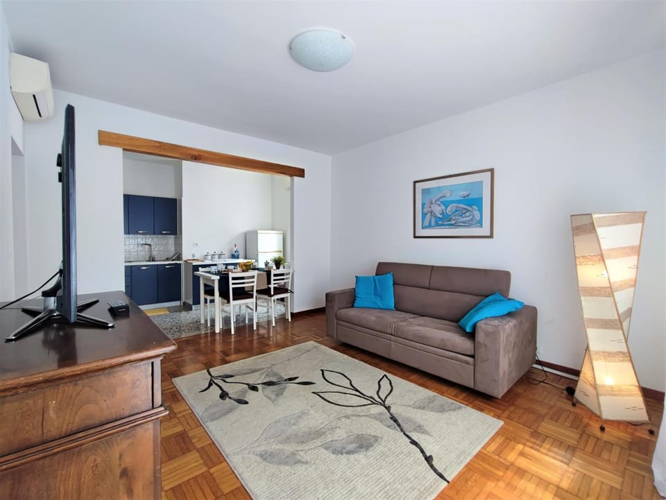 Baga's Home with Terrace Apartment in Lido di Venezia