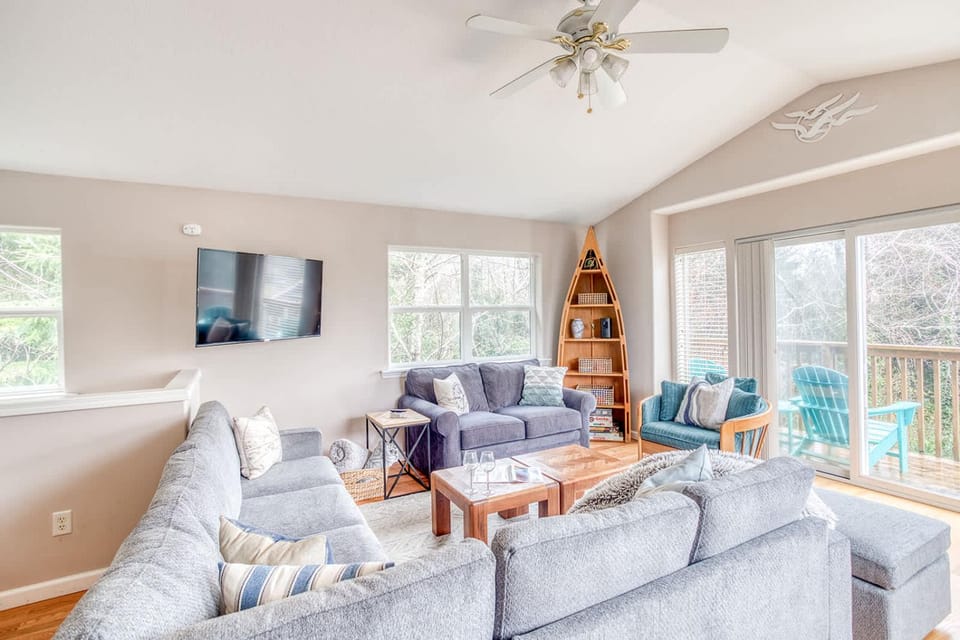 True North House in Rockaway Beach