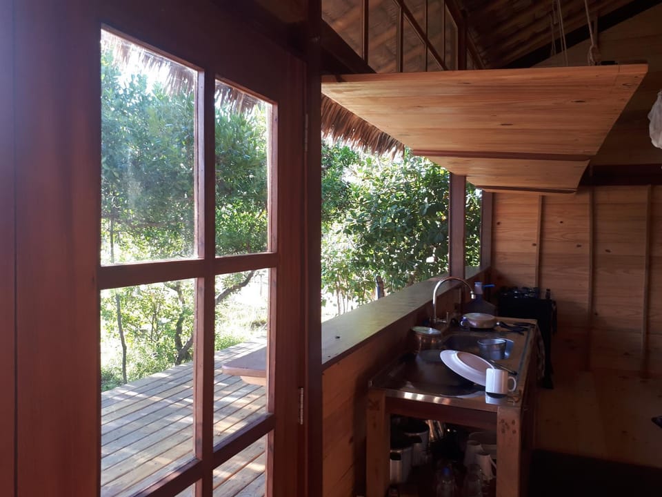 View (from property/room), Balcony/Terrace, Kitchen or kitchenette, Dining area, Garden view