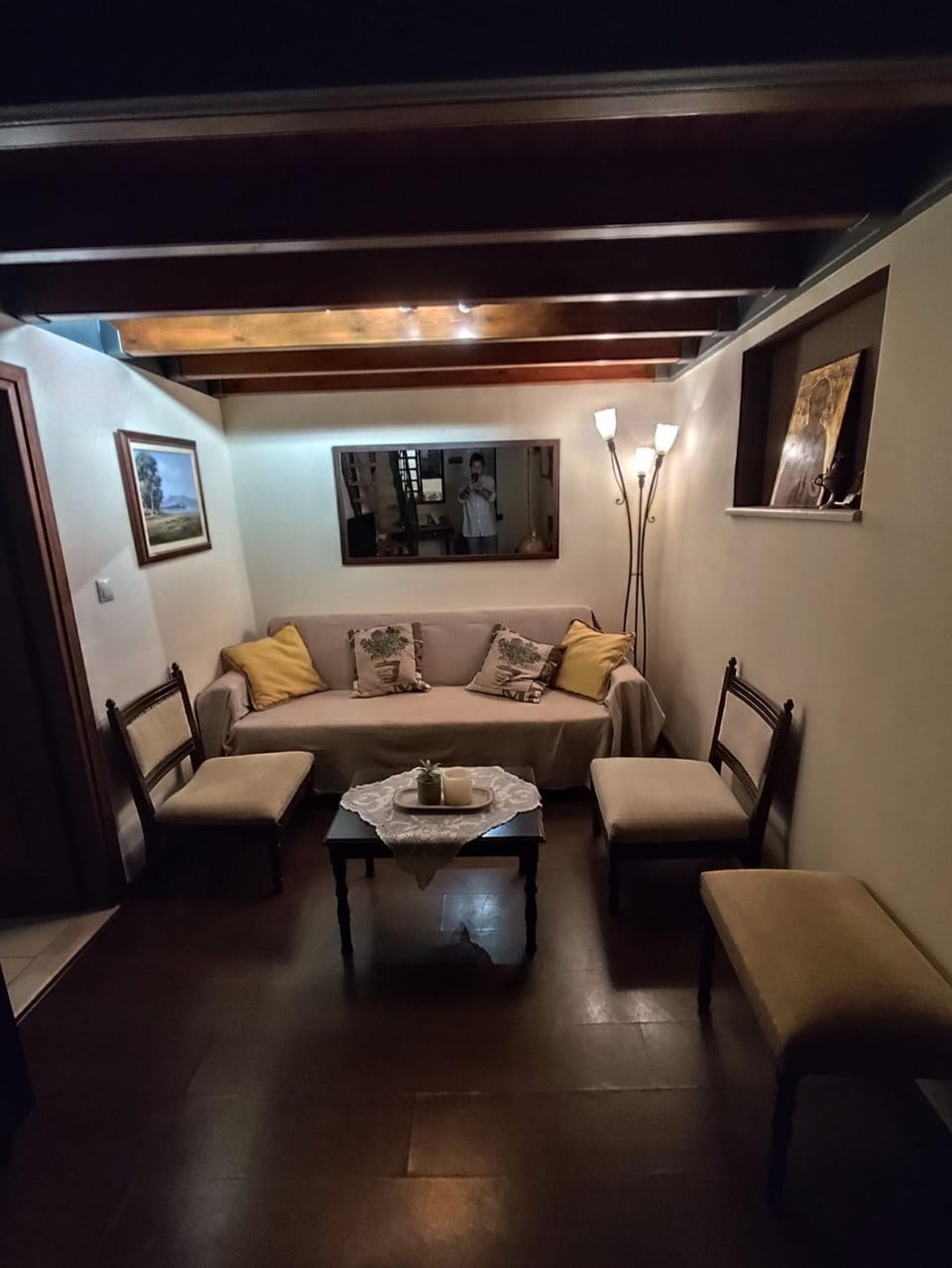 Living room, Seating area