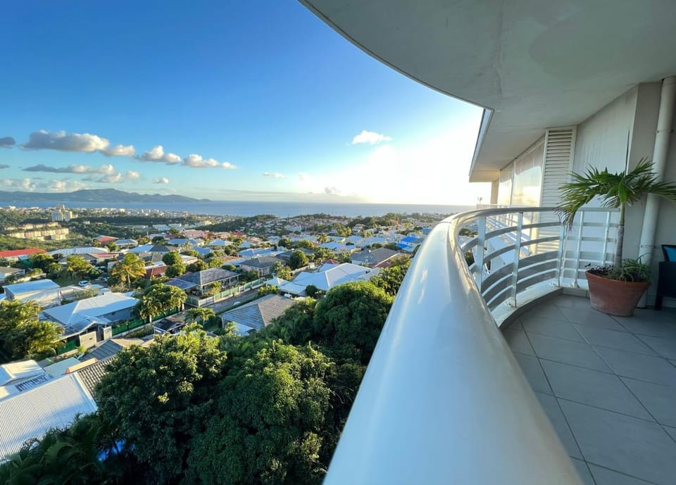 Property building, Day, Natural landscape, View (from property/room), Balcony/Terrace, City view, Sea view