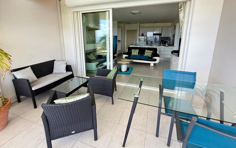 Balcony/Terrace, Living room, Seating area, Dining area