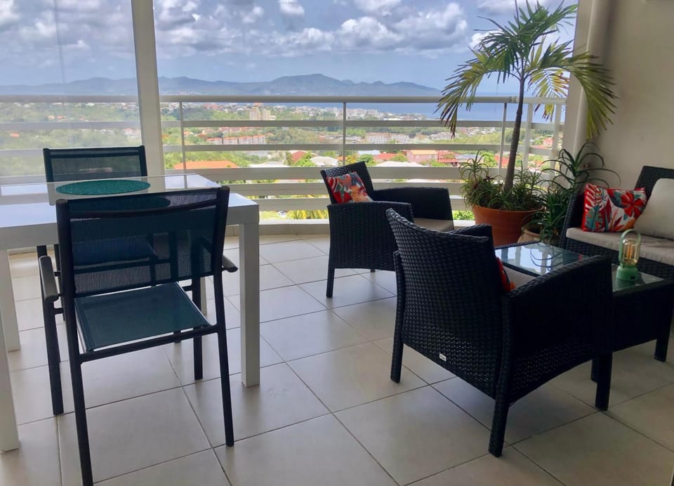 Patio, Day, Natural landscape, View (from property/room), Balcony/Terrace, Dining area, Mountain view