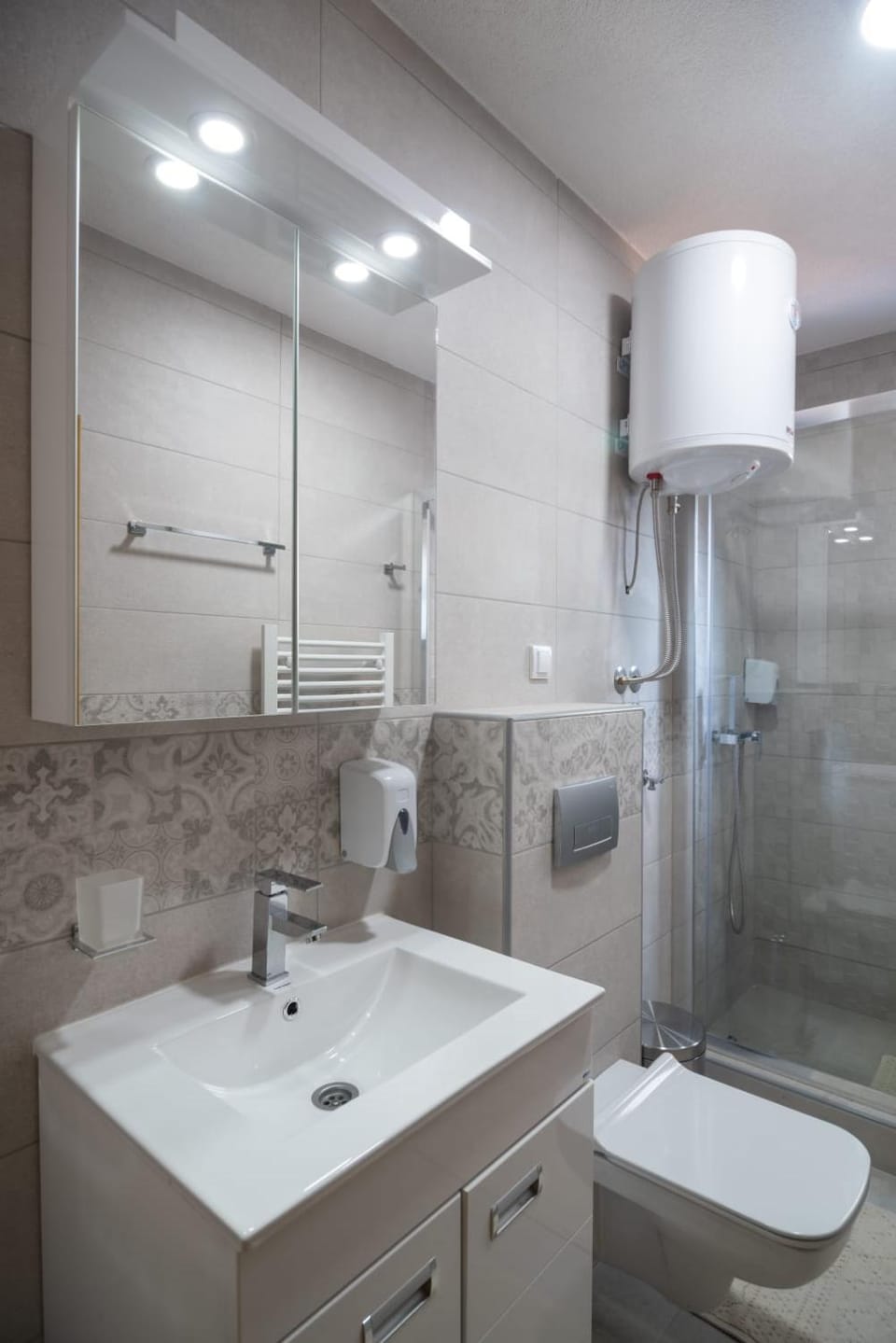 Shower, Bathroom, towels