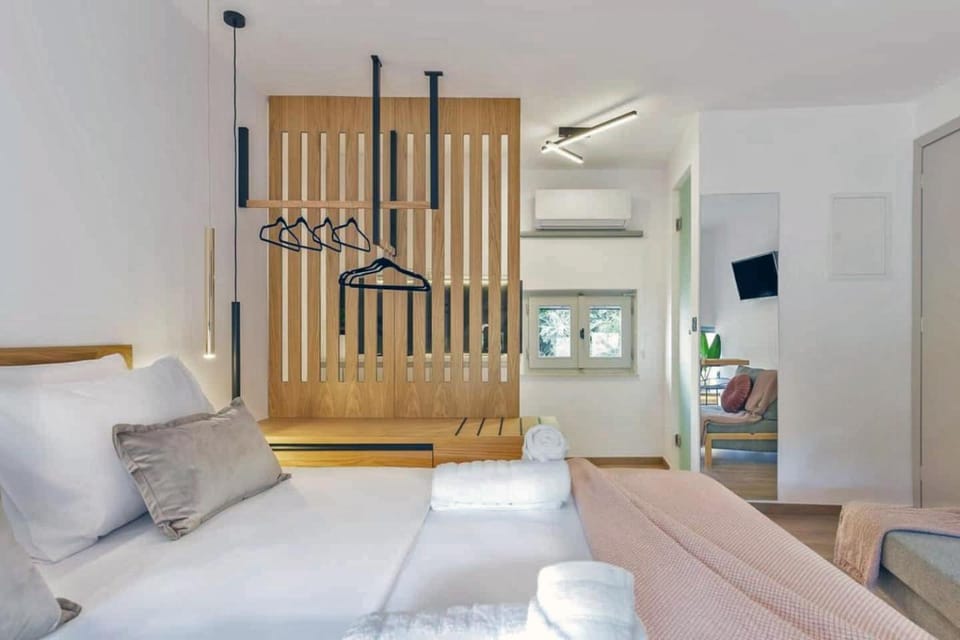 TV and multimedia, Photo of the whole room, Bedroom, air conditioner