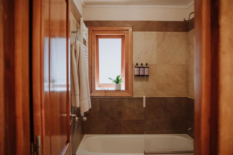 Shower, Bath