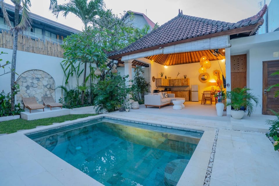 Property building, Pool view, Swimming pool