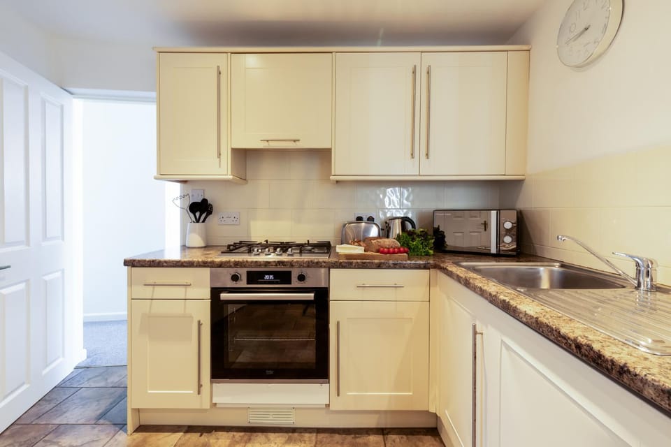 Kitchen or kitchenette, kitchen, kitchen